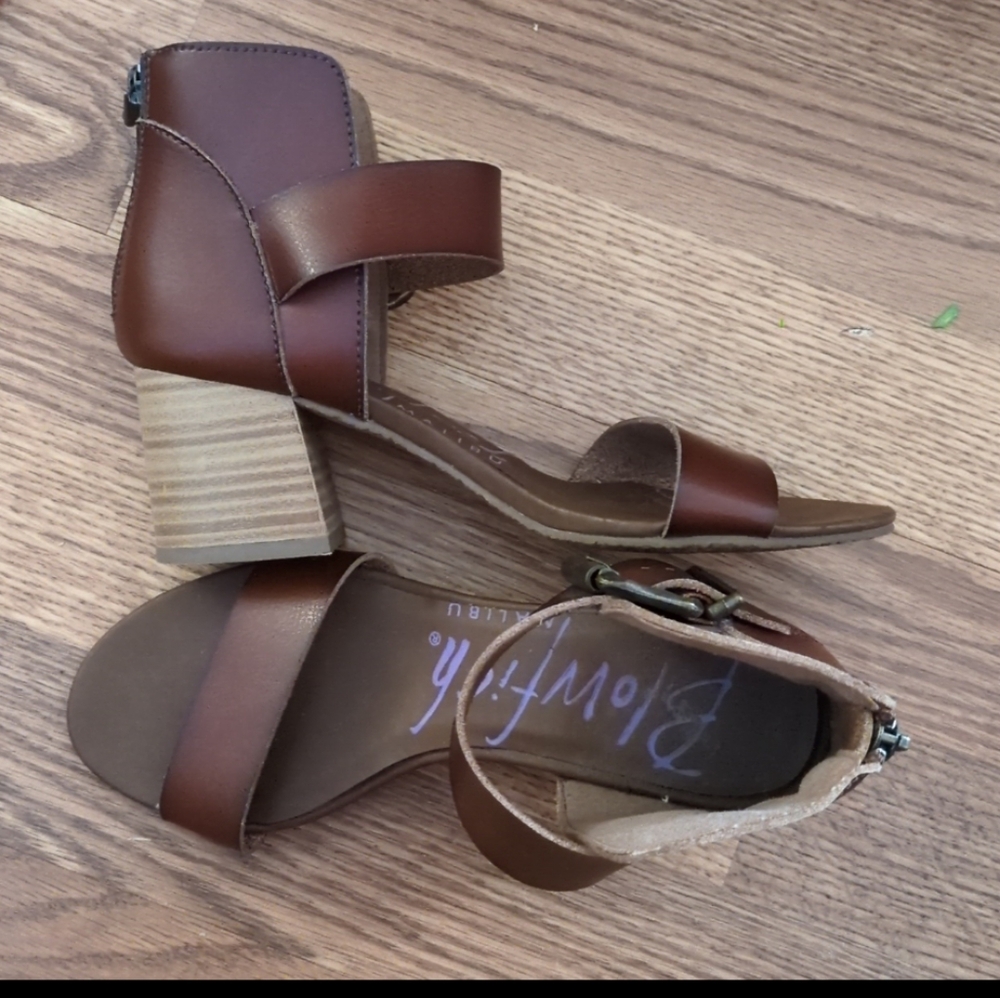 Blowfish Blockheel Sandals NWOT - Picture 5 of 5